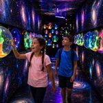 Bubbles גלקסי: קבוצת toMix מציגה תערוכת בועות מרהיבה