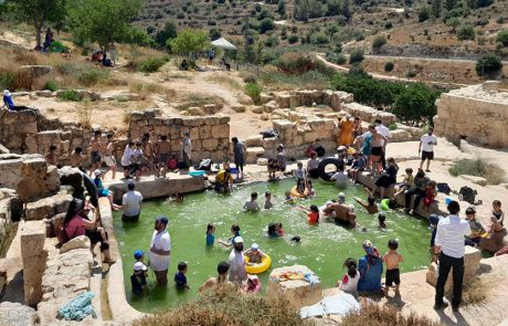 משפחות רבות טיילו בסופ”ש, מגן השלושה ועד ירקון תל אפק