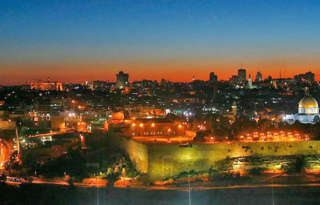 טיולי חמישי מודרכים ברחבי הארץ, במהלך אוגוסט, בעלות סמלית