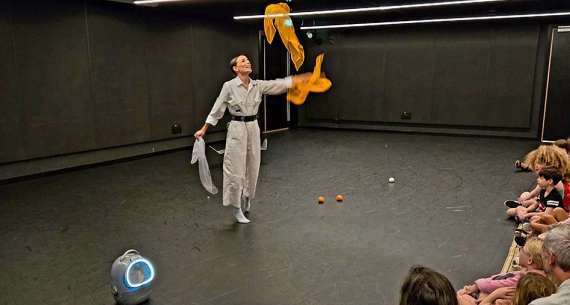 איך הגעתי לכאן? תיאטרון תמונע מציג