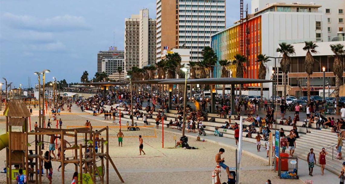 מעברחוב: מופעי רחוב לאורך טיילת להט, בת”א