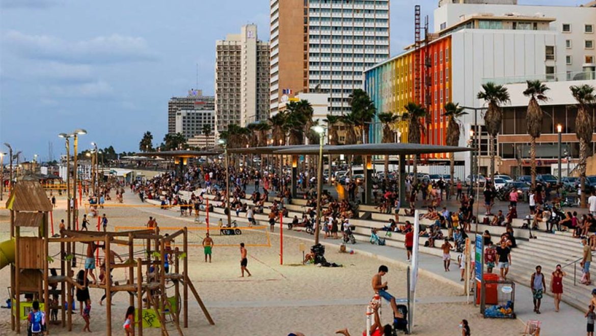 מעברחוב: מופעי רחוב לאורך טיילת להט, בת”א