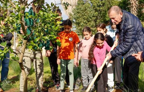 נטיעת העץ הראשון ל- 2026 כחלק מהיעד לנטיעת 10,000 אילנות