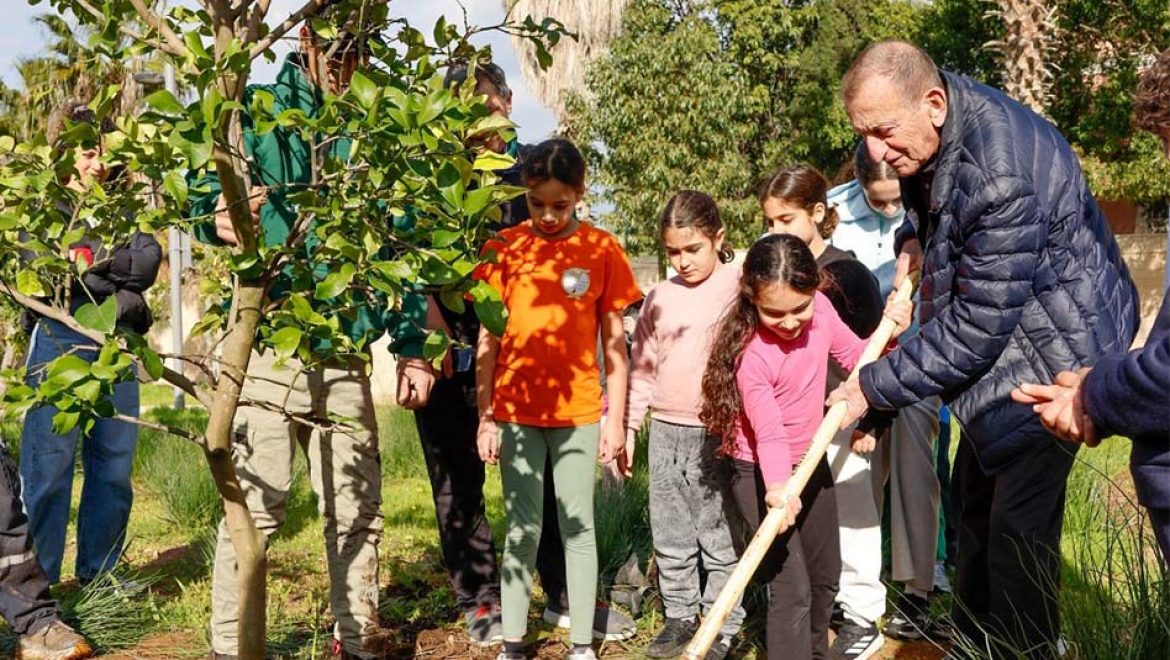 נטיעת העץ הראשון ל- 2026 כחלק מהיעד לנטיעת 10,000 אילנות