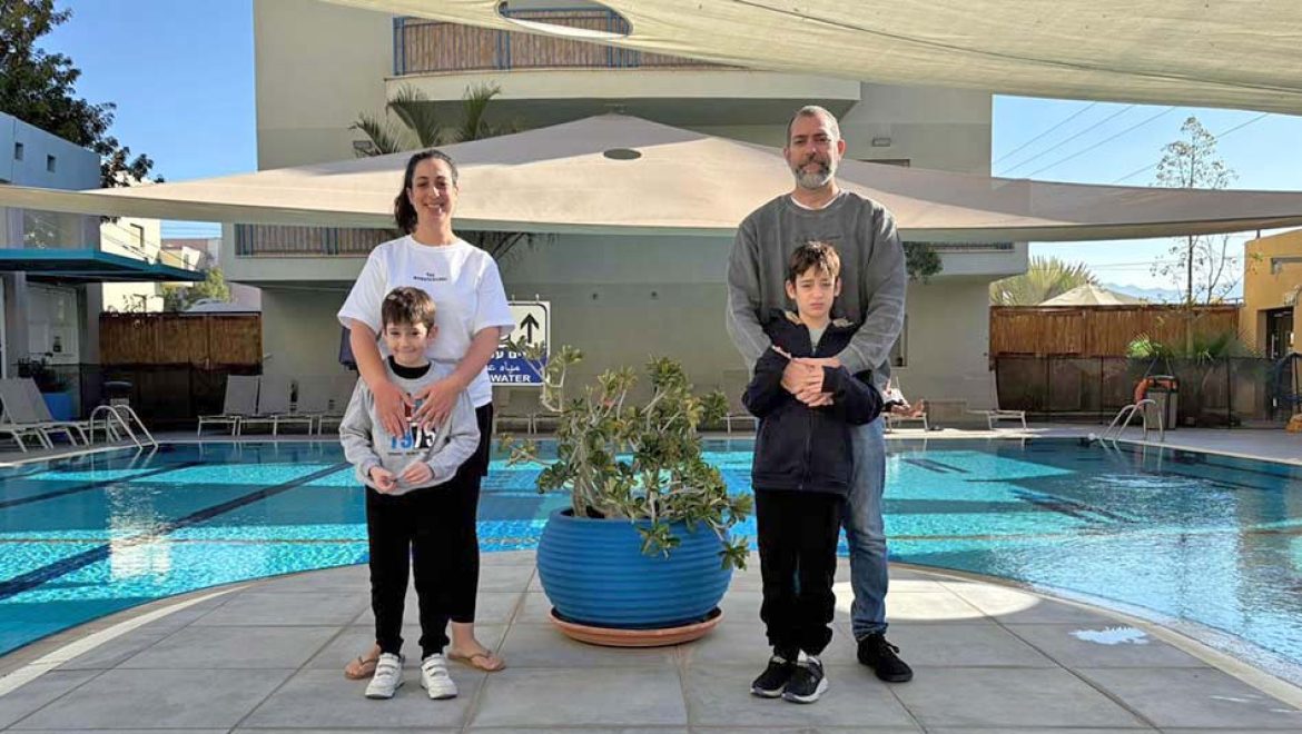 האירוח הכייפי של משפחת קופר במלון דירות נופש אלמוגים, אילת