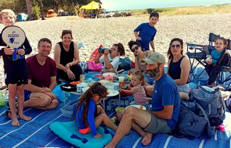 מציינים את יום הפיקניק הבינלאומי על שפת הכינרת