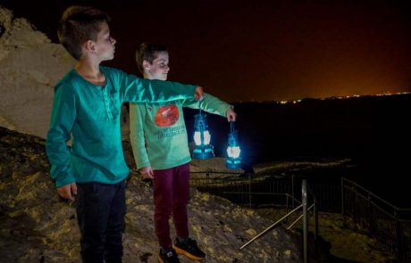 הרפתקאות בלילות חמישי: סיורי עששיות באתר התיירות ראש הנקרה